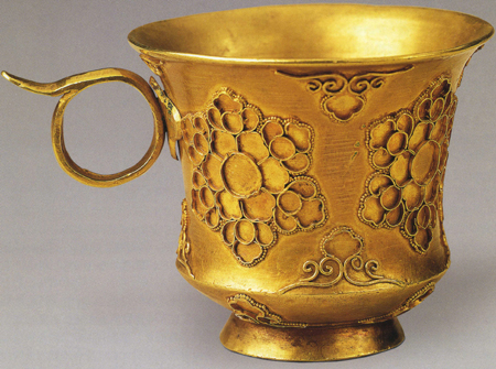 金筐宝钿团花纹金杯